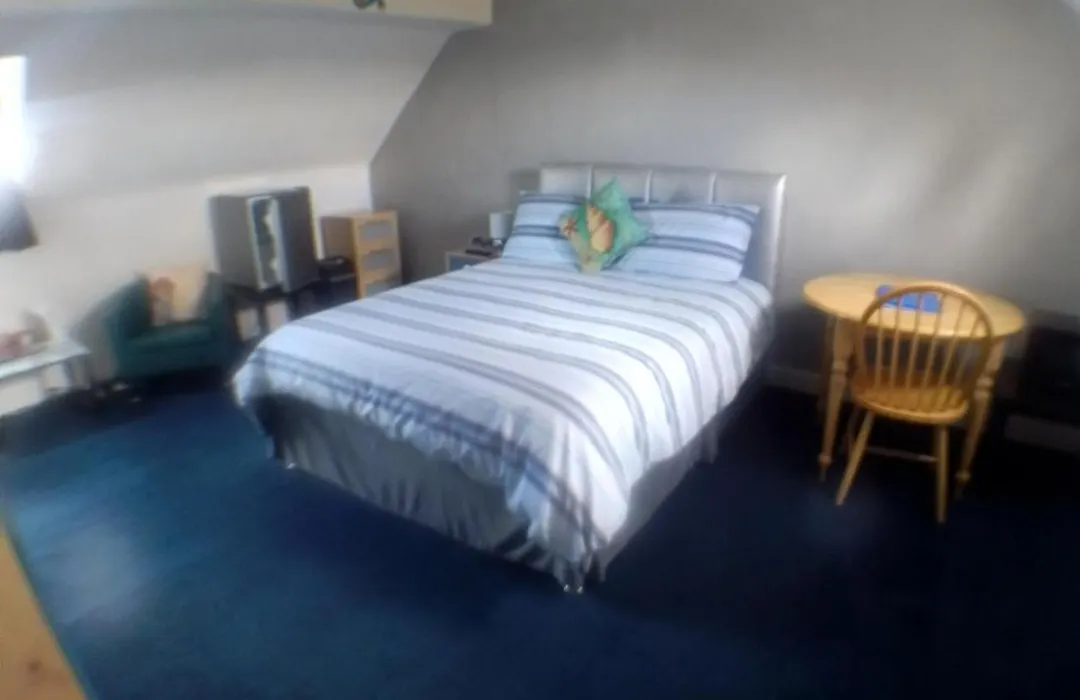 Snowdon House Single Rooms For Fully Independent Solo Travellers-1