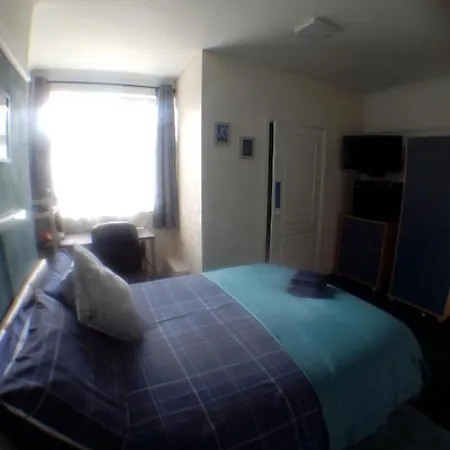 Snowdon House Single Rooms For Fully Independent Solo Travellers-2
